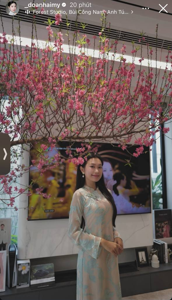 Doãn Hải My vững phong độ nàng WAG mặc áo dài đẹp nhất, xách túi hiệu sang chảnh bên Văn Hậu ai cũng ngoái nhìn- Ảnh 8. Doãn Hải My vững phong độ nàng WAG mặc áo dài đẹp nhất, xách túi hiệu sang chảnh bên Văn Hậu ai cũng ngoái nhìn- Ảnh 8.