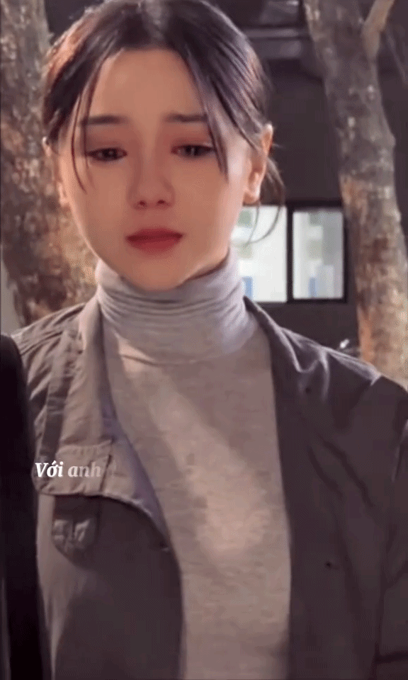 Cặp đ&ocirc;i Vbiz c&ocirc;ng khai &acirc;u yếm giữa phố g&acirc;y n&aacute;o loạn MXH, nh&agrave; g&aacute;i nhan sắc mỹ lệ v&ocirc; song- Ảnh 3.