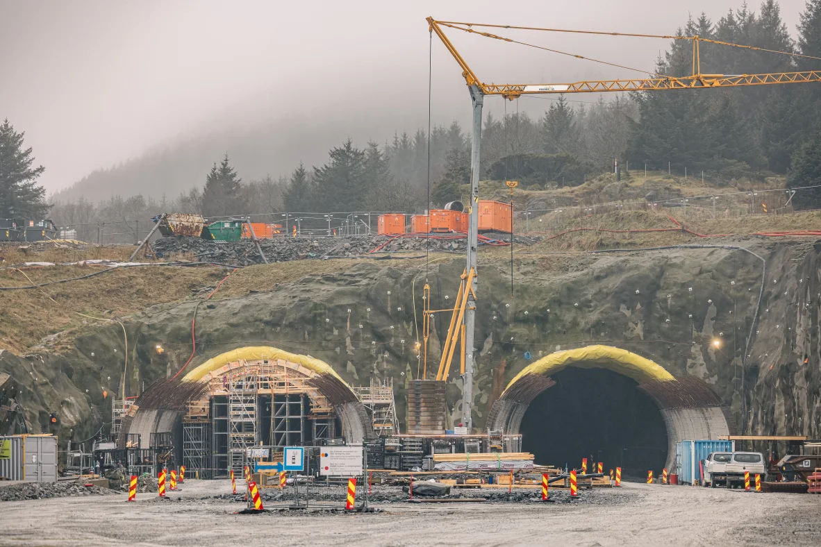 Cho&aacute;ng ngợp trước hầm đường bộ dưới biển d&agrave;i v&agrave; s&acirc;u nhất thế giới- Ảnh 1.