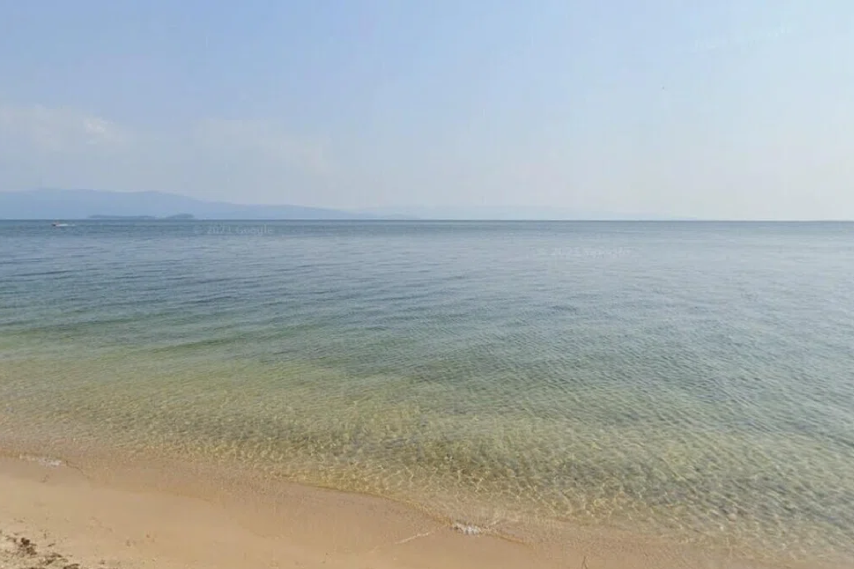 Xe du lịch rơi xuy&ecirc;n qua lớp băng tr&ecirc;n hồ Baikal (Nga), 7 người Trung Quốc thiệt mạng- Ảnh 2.