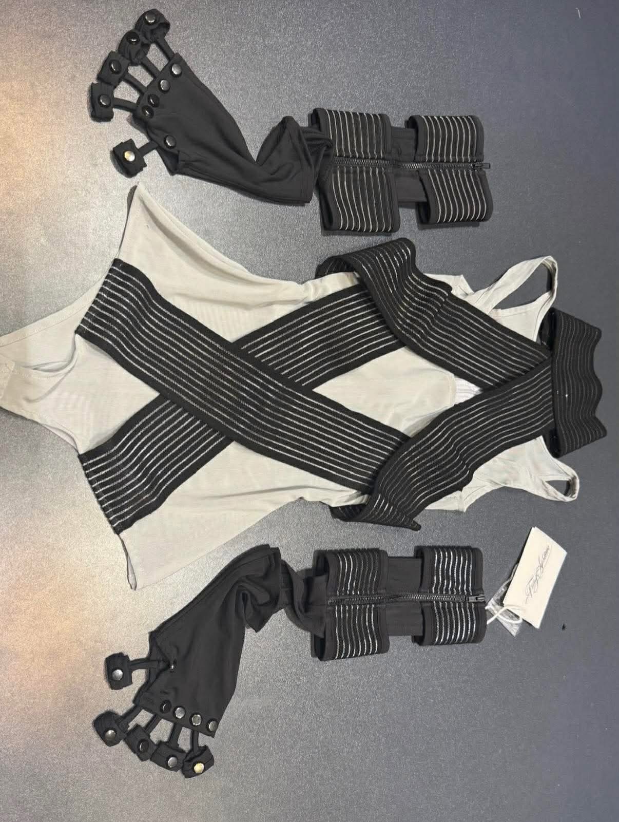 Thêm 1 lần BLACKPINK diện local brand Việt, FENG SYSTEM “mở bát” 2026 cháy quá- Ảnh 3.