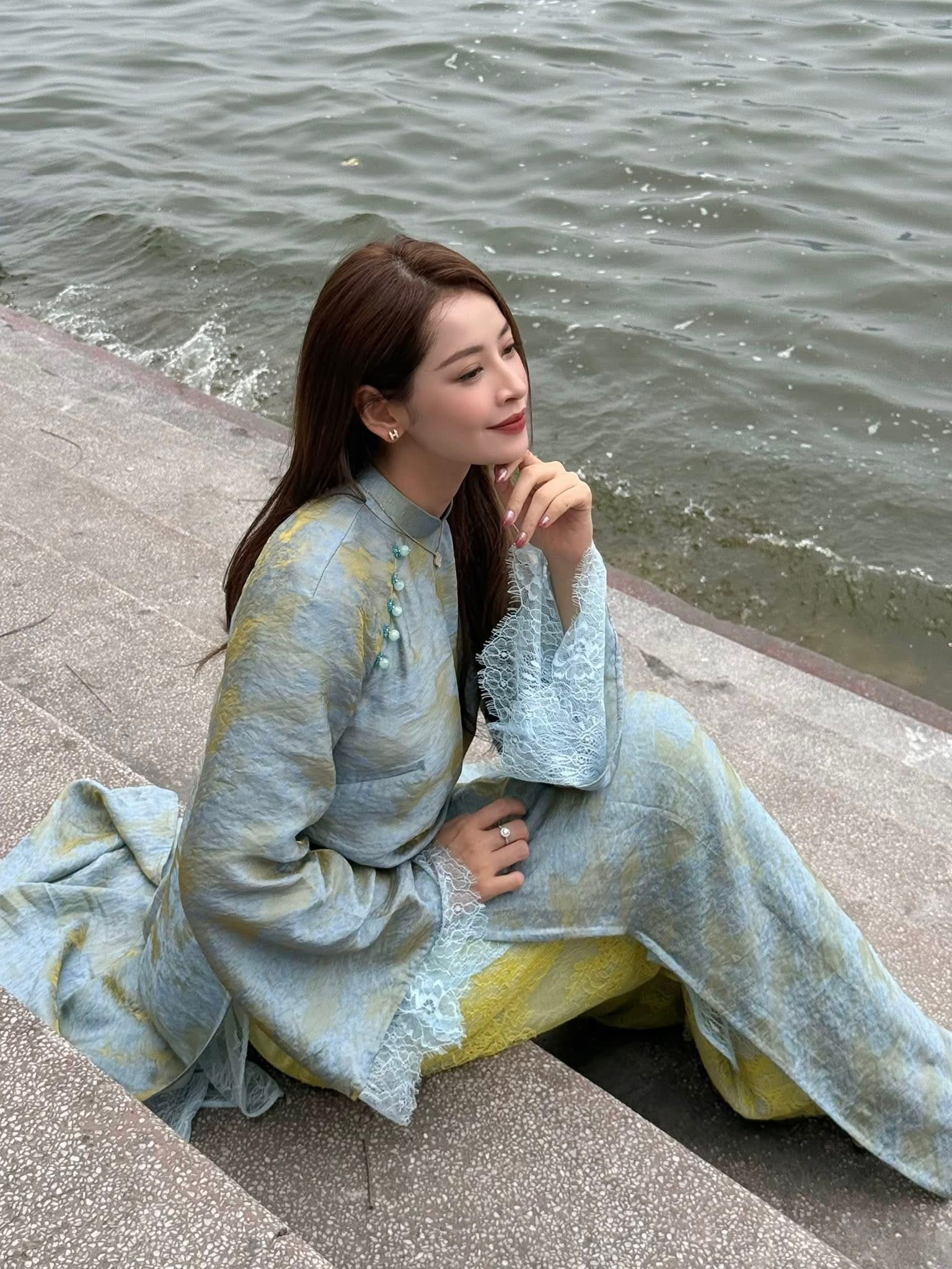 Đại mỹ nhân và dâu hào môn nức tiếng giống nhau đến lạ ngày đầu năm- Ảnh 8. Đại mỹ nhân và dâu hào môn nức tiếng giống nhau đến lạ ngày đầu năm- Ảnh 8.