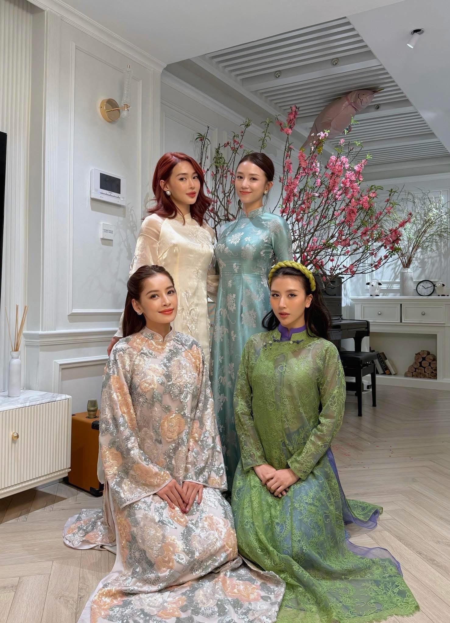 Đại mỹ nhân và dâu hào môn nức tiếng giống nhau đến lạ ngày đầu năm- Ảnh 10. Đại mỹ nhân và dâu hào môn nức tiếng giống nhau đến lạ ngày đầu năm- Ảnh 10.