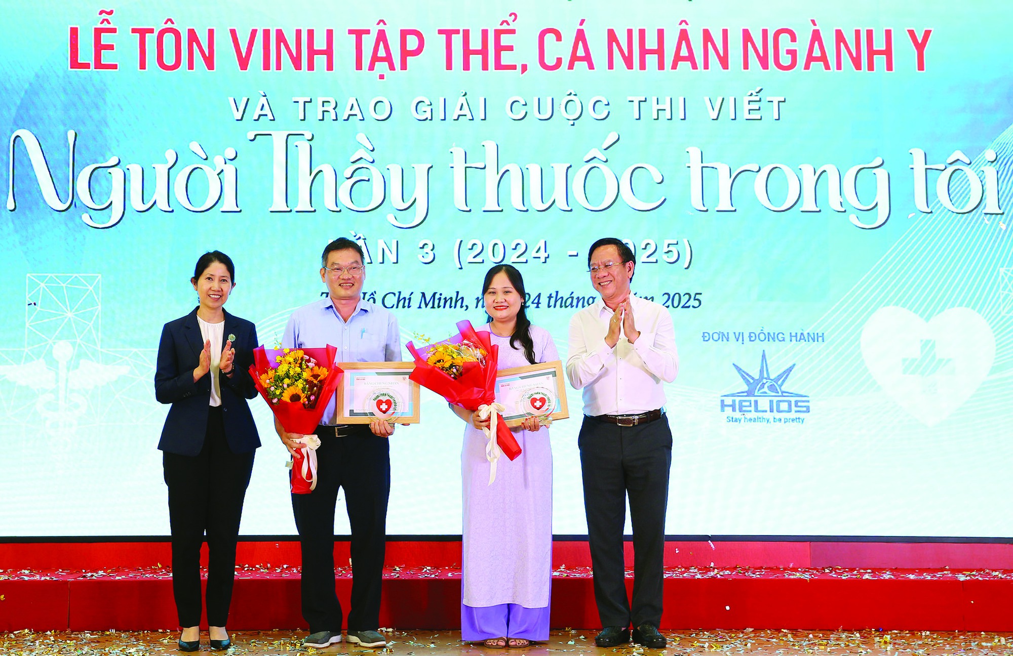 1 gia đ&igrave;nh 3 thế hệ b&aacute;c sĩ sản khoa- Ảnh 1.