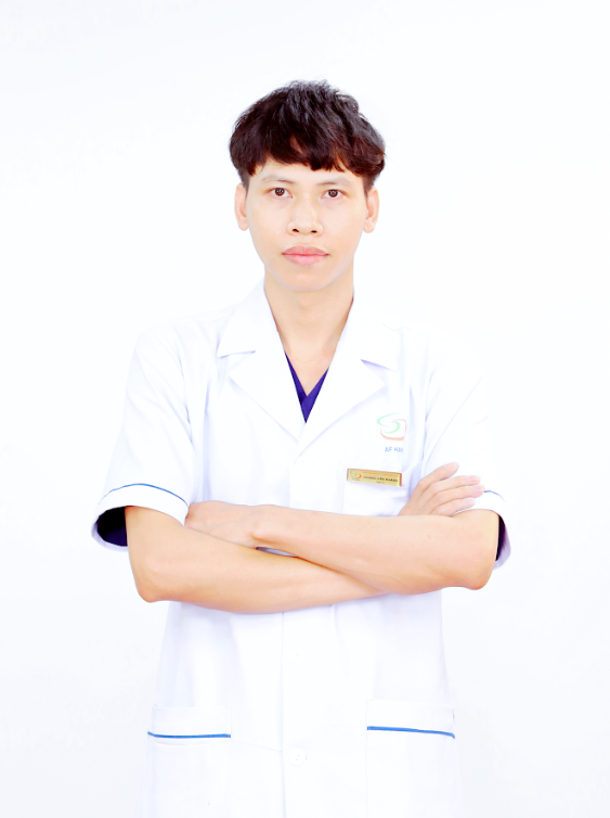 BS. Ho&agrave;ng Văn Khanh - người gom nhặt hy vọng, giữ lại những m&ugrave;a xu&acirc;n muộn cho đời: Ph&iacute;a sau chiếc &aacute;o Blouse l&agrave; tr&aacute;i tim kh&ocirc;ng nỡ bu&ocirc;ng tay- Ảnh 1.