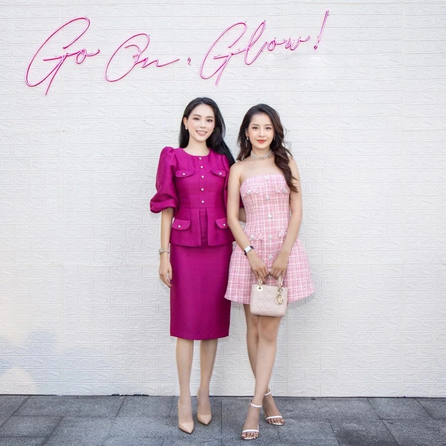 Đại mỹ nhân và dâu hào môn nức tiếng giống nhau đến lạ ngày đầu năm- Ảnh 6. Đại mỹ nhân và dâu hào môn nức tiếng giống nhau đến lạ ngày đầu năm- Ảnh 6.