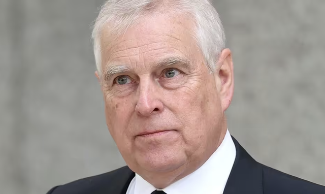 H&agrave;o quang vụt tắt ở tuổi xế chiều: 5 g&oacute;c khuất r&uacute;ng động vụ cựu Vương tử Andrew bị bắt giam ngay trong ng&agrave;y sinh nhật- Ảnh 1.