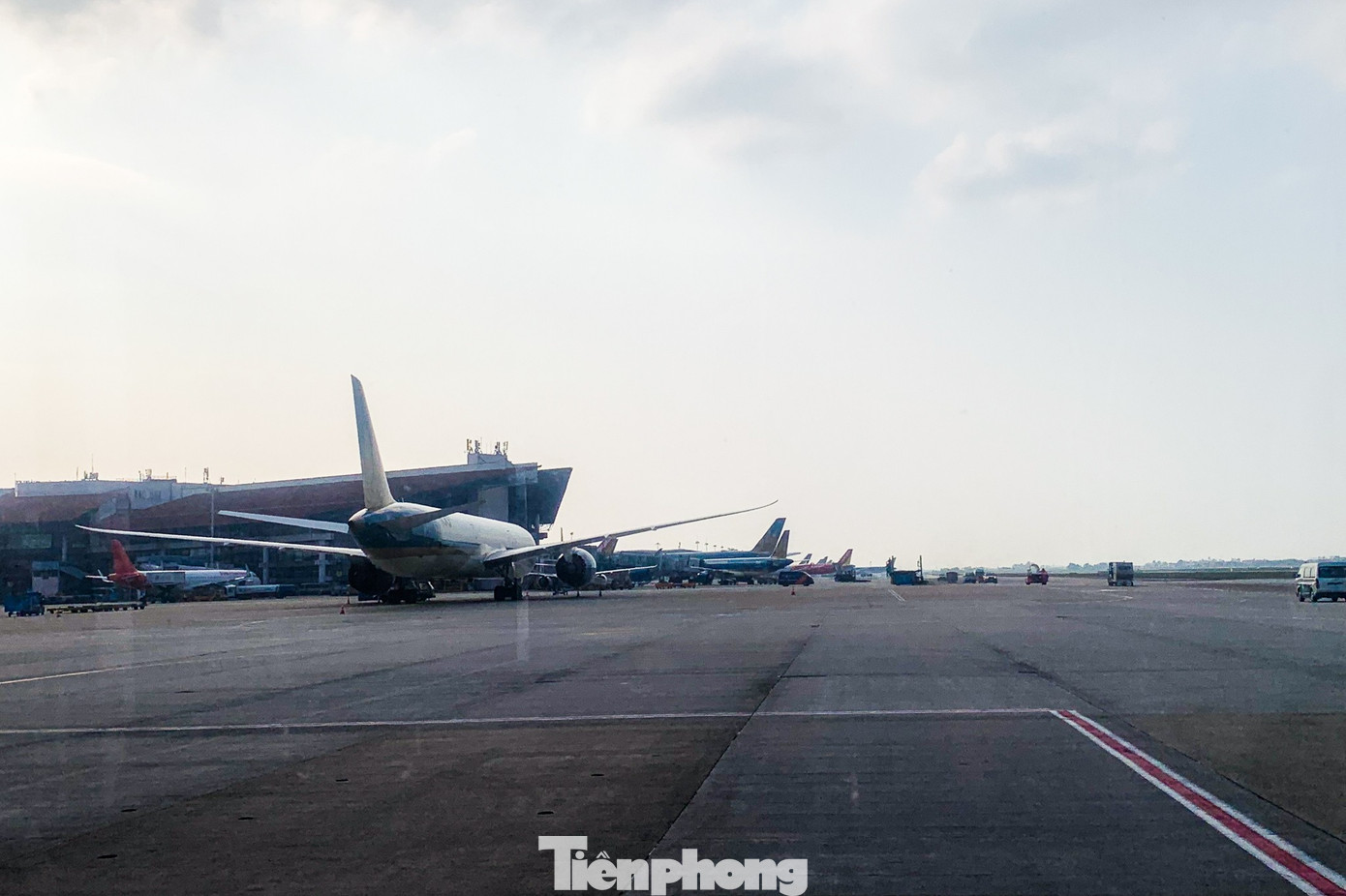 S&acirc;n bay Nội B&agrave;i, Cần Thơ đ&ocirc;ng nghẹt m&ugrave;ng 4 Tết- Ảnh 14.