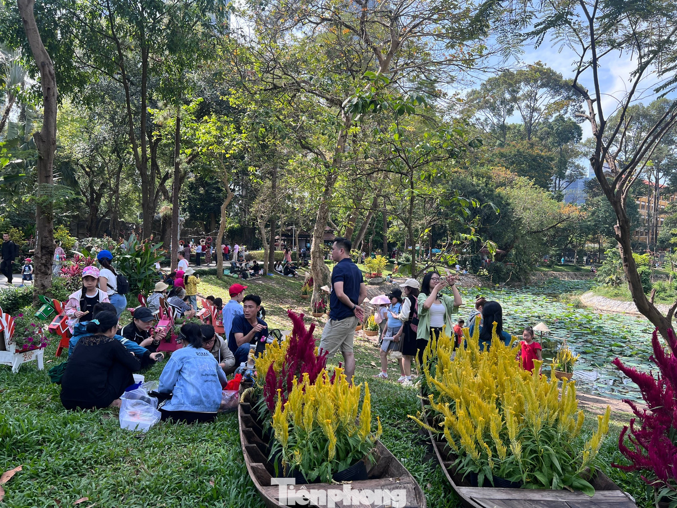 Thảo Cầm Vi&ecirc;n S&agrave;i G&ograve;n chật k&iacute;n người du xu&acirc;n- Ảnh 18.