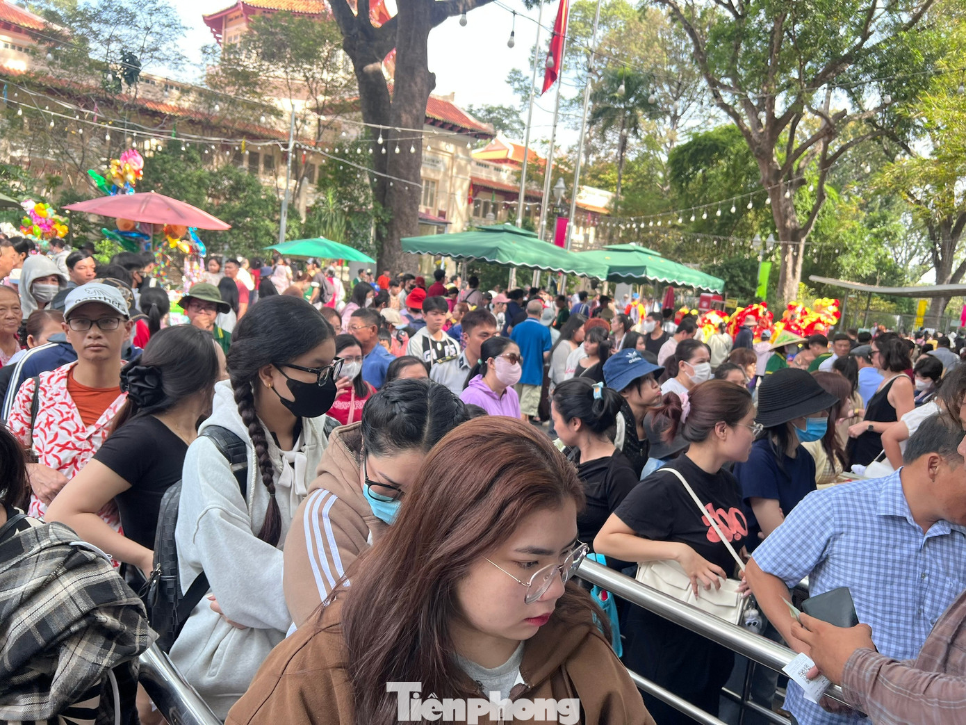 Thảo Cầm Vi&ecirc;n S&agrave;i G&ograve;n chật k&iacute;n người du xu&acirc;n- Ảnh 3.