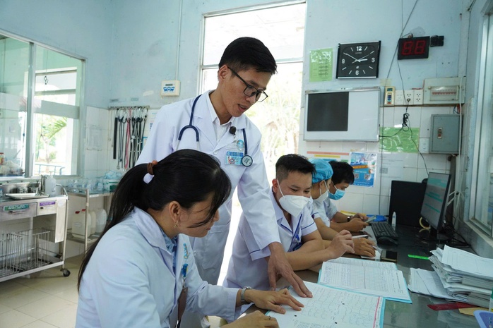 B&aacute;c sĩ trẻ với h&agrave;nh tr&igrave;nh chọn nơi kh&oacute; để gieo mầm hy vọng- Ảnh 2.