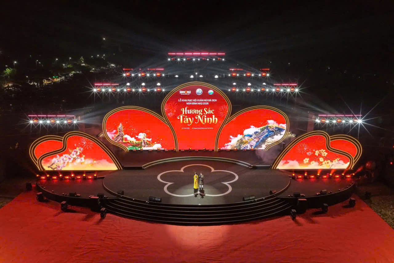 300.000 người đổ về Hội Xu&acirc;n n&uacute;i B&agrave; Đen năm 2026- Ảnh 12.