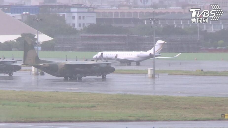 Rộ tin Lisa (BLACKPINK) chia tay bạn trai tỷ ph&uacute; ngay đầu năm mới, tan mộng l&agrave;m d&acirc;u gia tộc gi&agrave;u nhất nh&igrave; thế giới?- Ảnh 5.