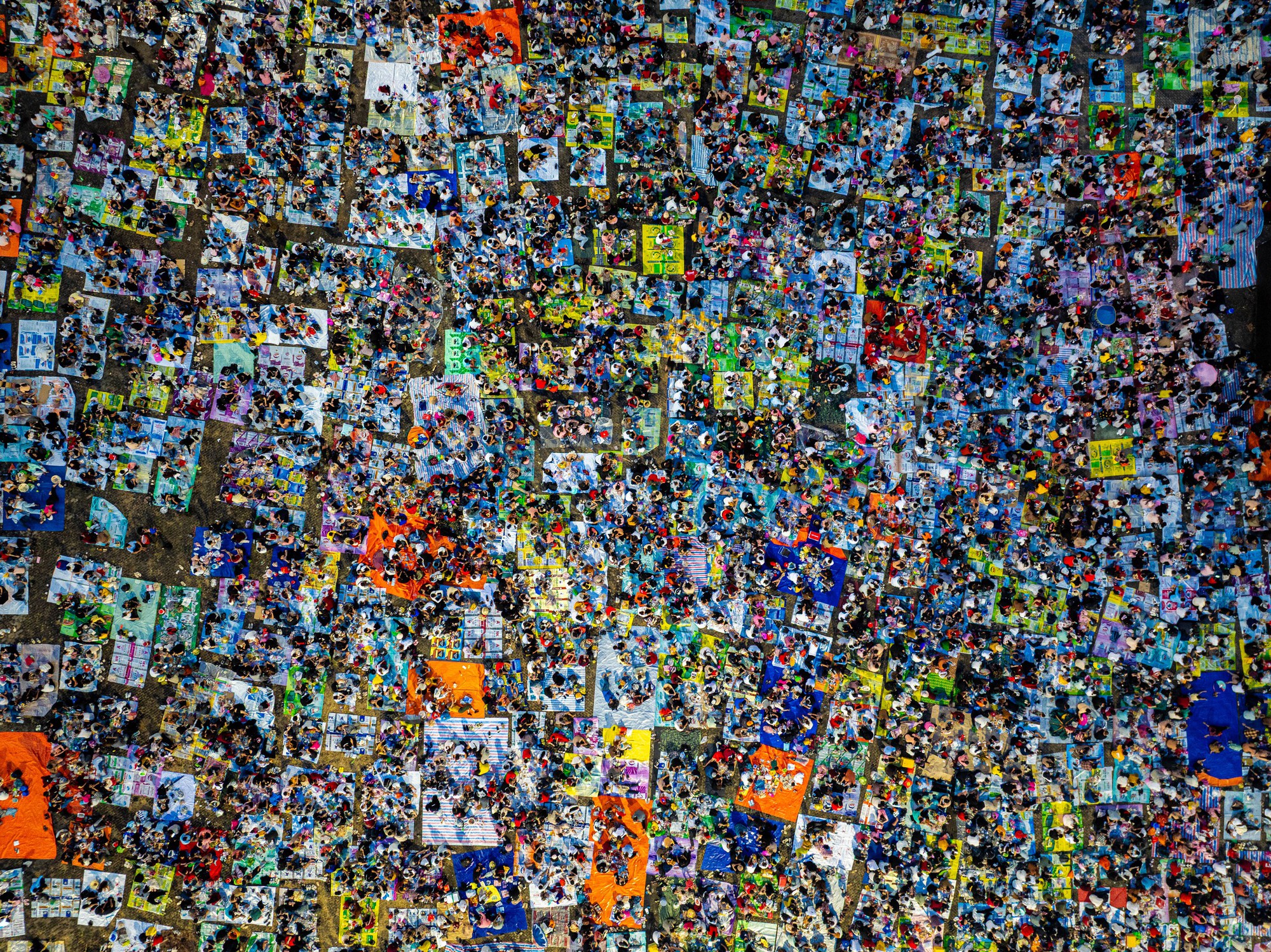 1 nơi ở Việt Nam h&uacute;t gần 157.000 lượt kh&aacute;ch trong 1 ng&agrave;y, ken đặc người 