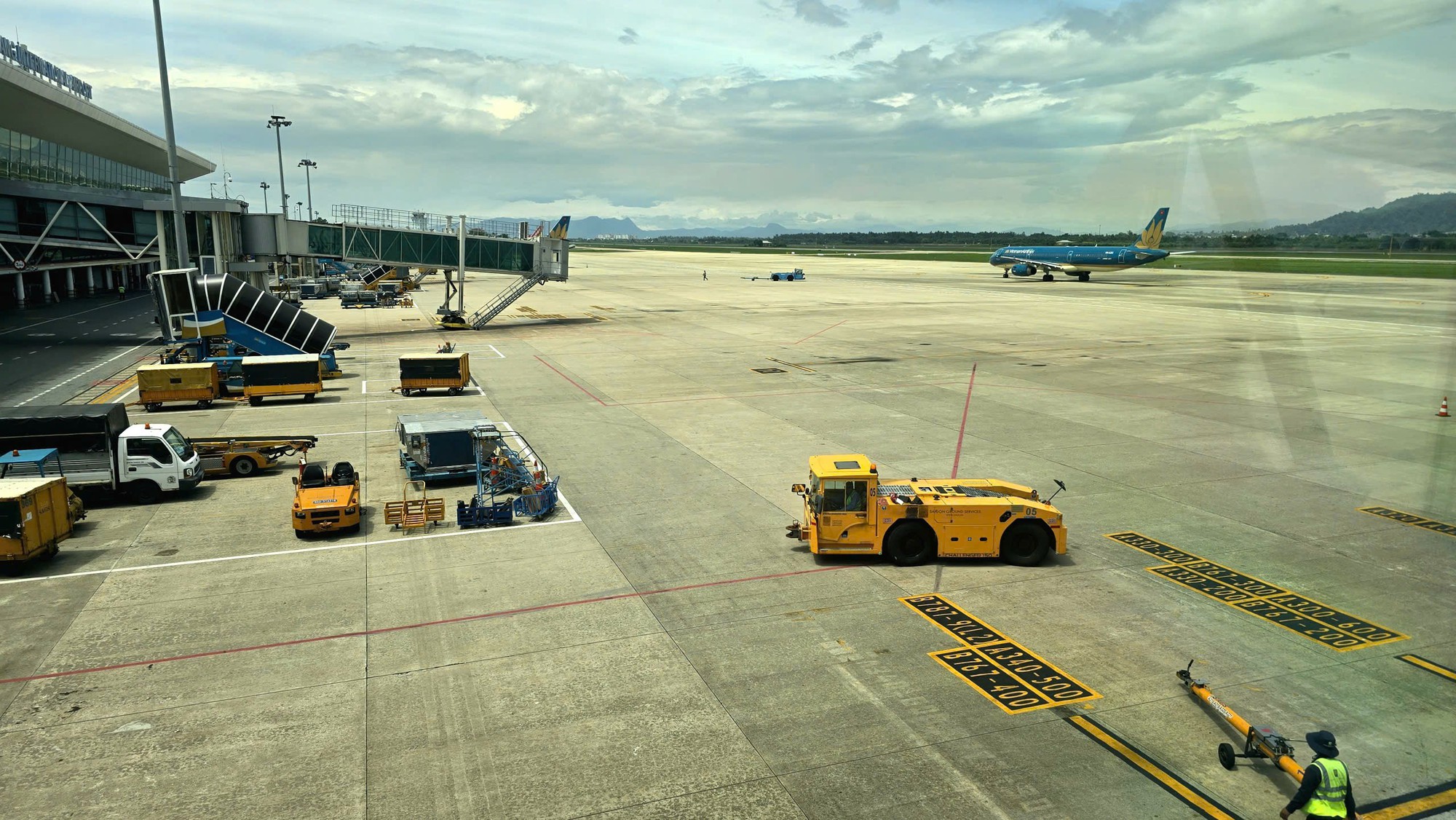 Flycam bay tr&aacute;i ph&eacute;p, đường băng s&acirc;n bay Đ&agrave; Nẵng phải tạm ngưng- Ảnh 1.