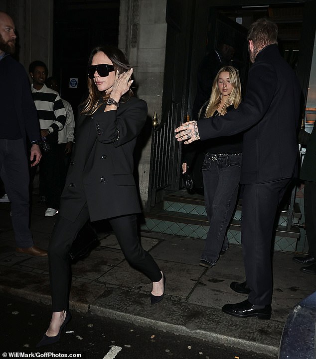 &ldquo;Cam thường&rdquo; bắt cận nhan sắc tiểu thư Harper Beckham, biểu cảm buồn b&atilde; giữa drama gia đ&igrave;nh g&acirc;y ch&uacute; &yacute;- Ảnh 5.