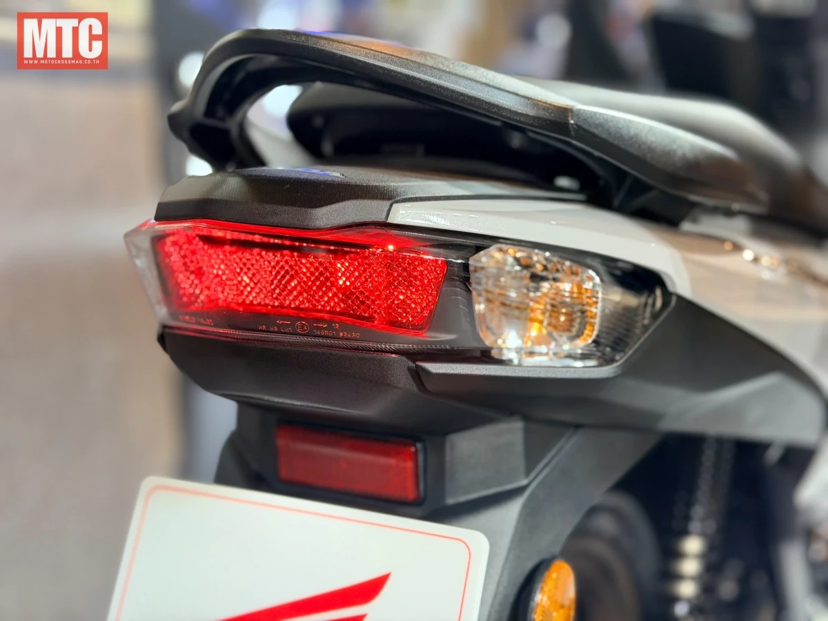 &Aacute;p lực ng&agrave;n c&acirc;n đ&egrave; l&ecirc;n Honda Việt Nam: Wave 110 2026 "m&aacute;c Th&aacute;i" chơi lớn với loạt c&ocirc;ng nghệ đỉnh cao- Ảnh 3.