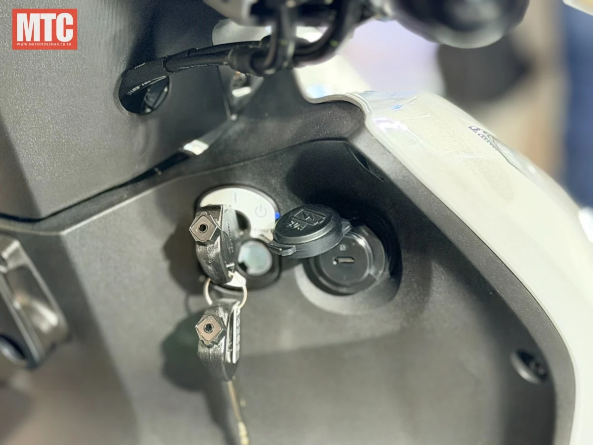 &Aacute;p lực ng&agrave;n c&acirc;n đ&egrave; l&ecirc;n Honda Việt Nam: Wave 110 2026 "m&aacute;c Th&aacute;i" chơi lớn với loạt c&ocirc;ng nghệ đỉnh cao- Ảnh 6.