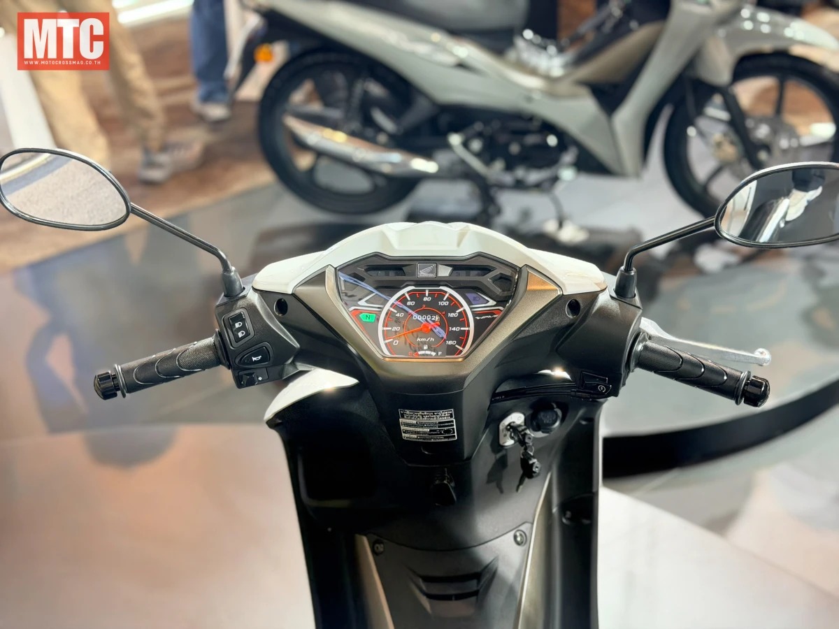 &Aacute;p lực ng&agrave;n c&acirc;n đ&egrave; l&ecirc;n Honda Việt Nam: Wave 110 2026 "m&aacute;c Th&aacute;i" chơi lớn với loạt c&ocirc;ng nghệ đỉnh cao- Ảnh 7.