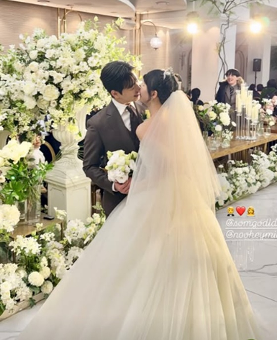 Đ&aacute;m cưới n&aacute;o loạn đầu năm của diễn vi&ecirc;n - ca sĩ 9X: Nụ h&ocirc;n ng&ocirc;n t&igrave;nh kh&ocirc;ng hot bằng th&aacute;i độ của c&ocirc; d&acirc;u- Ảnh 2.