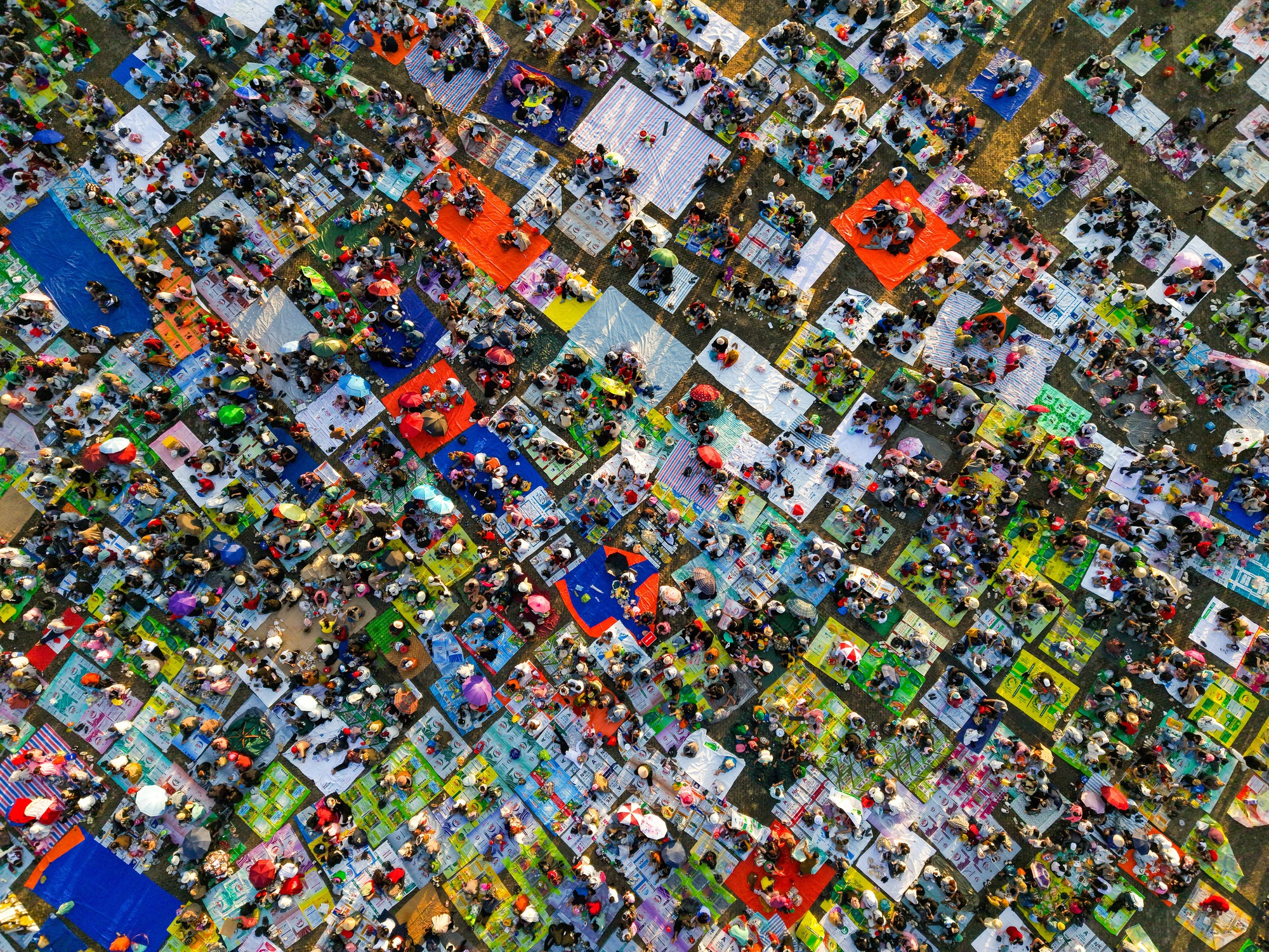 1 nơi ở Việt Nam h&uacute;t gần 157.000 lượt kh&aacute;ch trong 1 ng&agrave;y, ken đặc người 