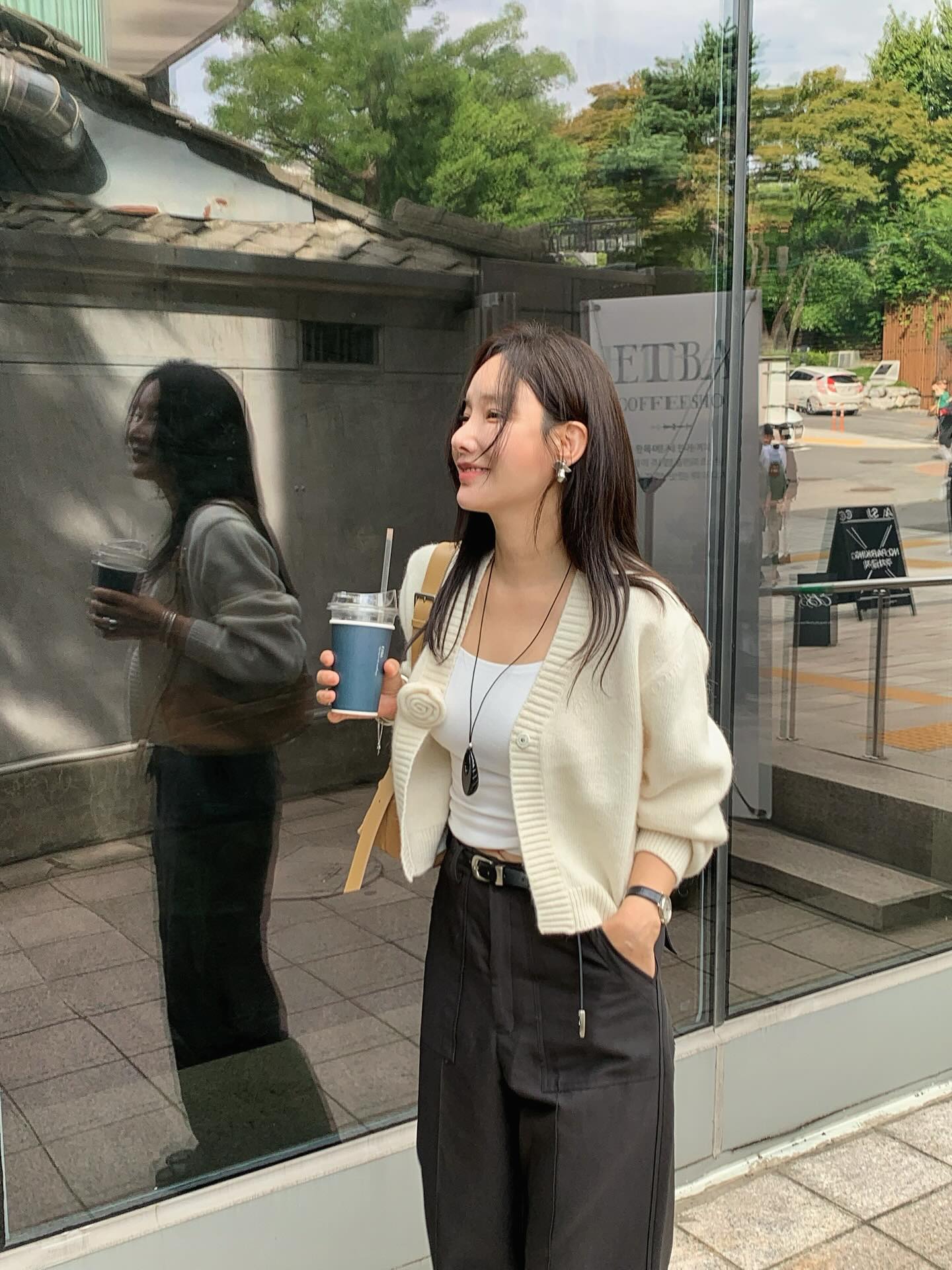 5 c&aacute;ch mix đồ cho người m&ecirc; quần d&agrave;i hơn v&aacute;y, ra Tết &aacute;p dụng lại c&agrave;ng đẹp- Ảnh 4.