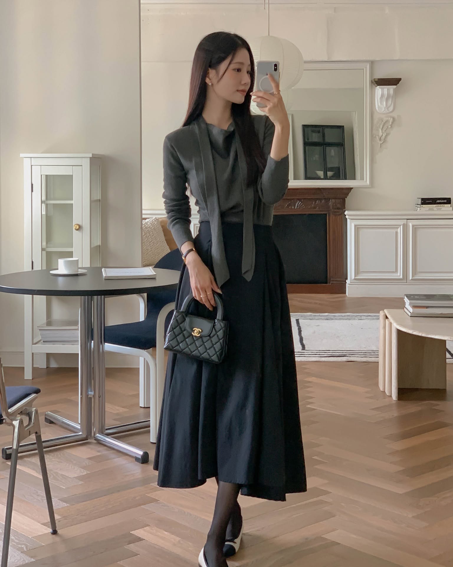 Xu hướng ch&acirc;n v&aacute;y c&ocirc;ng sở 2026 l&agrave; 4 kiểu đơn giản nhưng mặc l&ecirc;n cực sang- Ảnh 1.