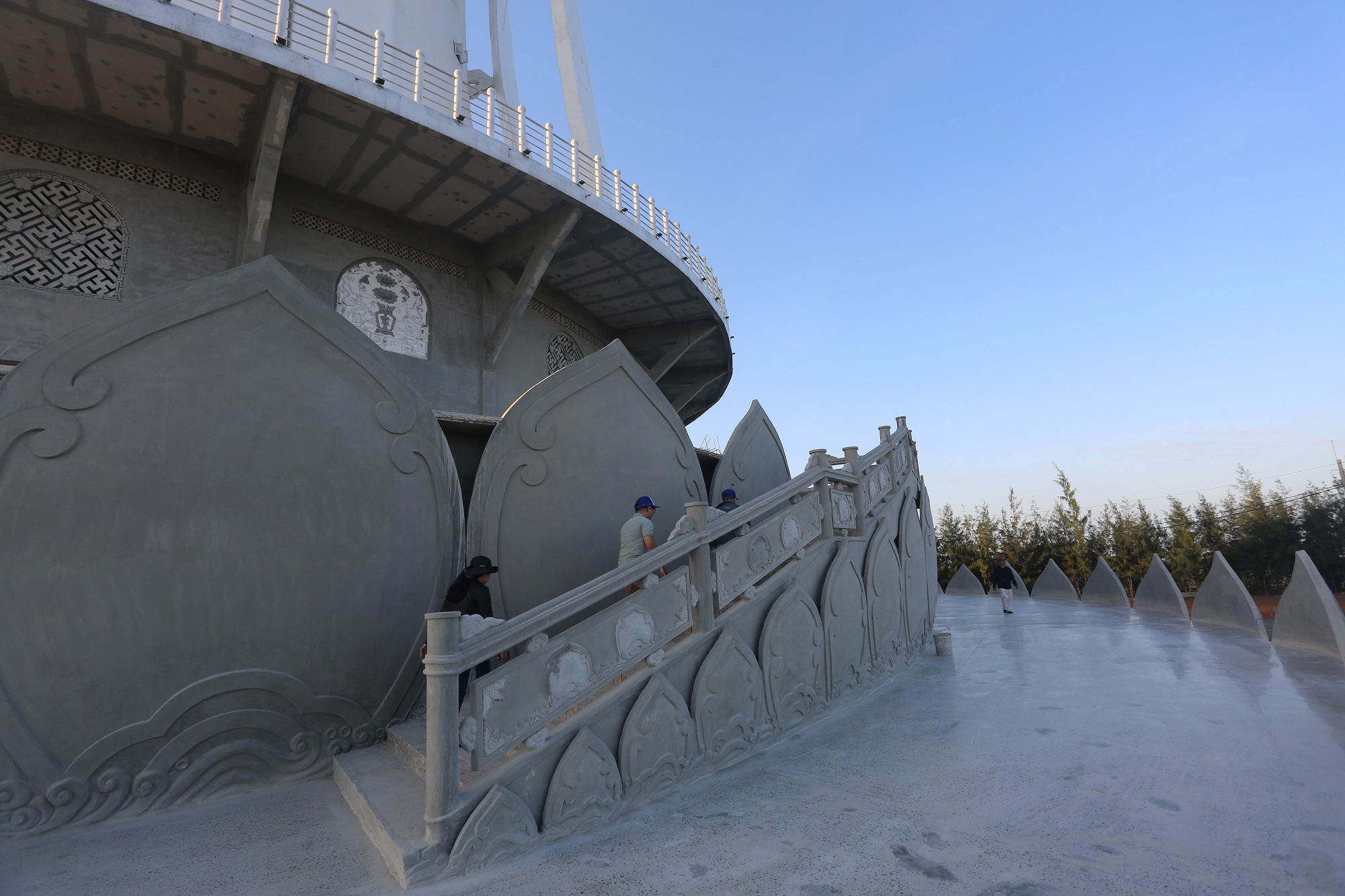 Cận cảnh ng&ocirc;i ch&ugrave;a c&oacute; tượng Quan &Acirc;m cao nhất Đ&ocirc;ng Nam &Aacute; ở Quảng Ng&atilde;i, từ đ&acirc;y c&oacute; thể nh&igrave;n thấy cả đảo L&yacute; Sơn- Ảnh 10.