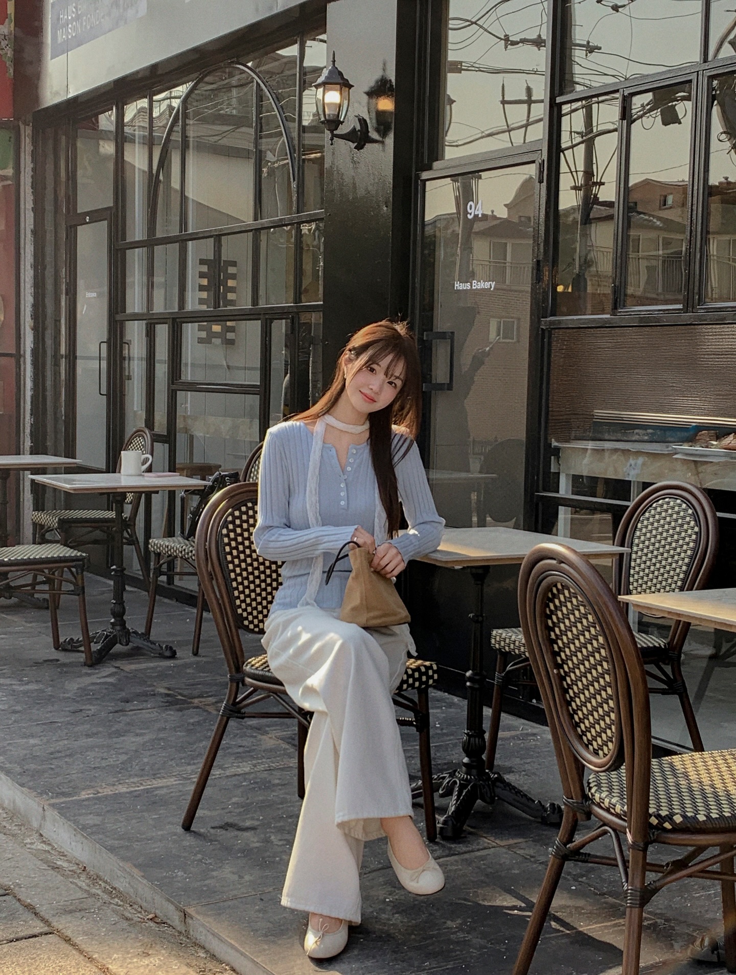 5 c&aacute;ch mix đồ cho người m&ecirc; quần d&agrave;i hơn v&aacute;y, ra Tết &aacute;p dụng lại c&agrave;ng đẹp- Ảnh 9.