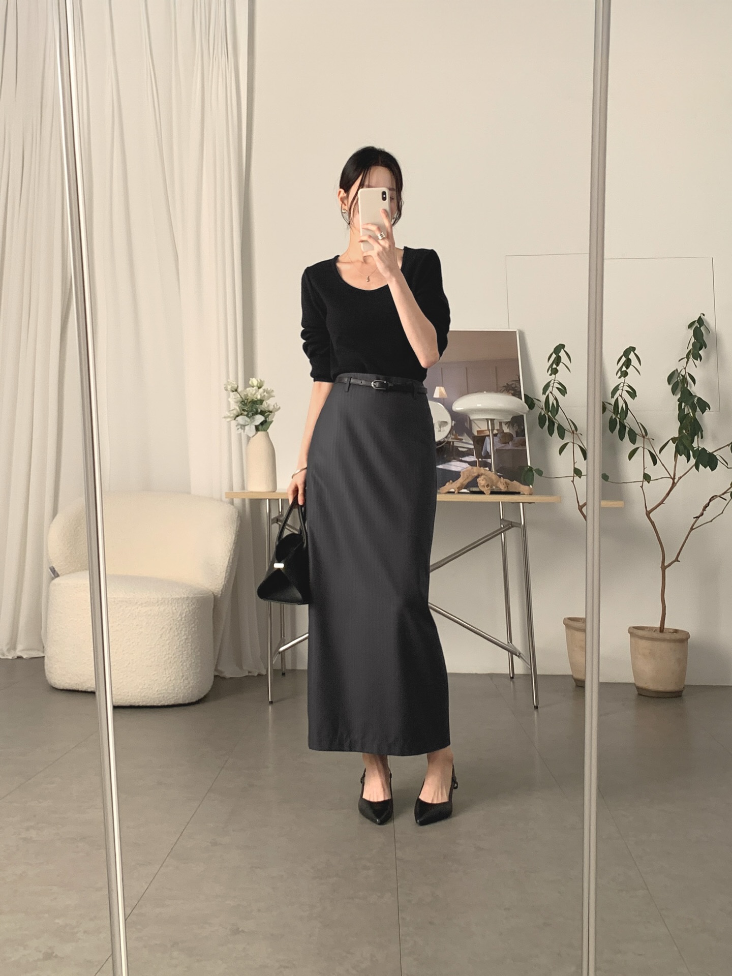 Xu hướng ch&acirc;n v&aacute;y c&ocirc;ng sở 2026 l&agrave; 4 kiểu đơn giản nhưng mặc l&ecirc;n cực sang- Ảnh 6.