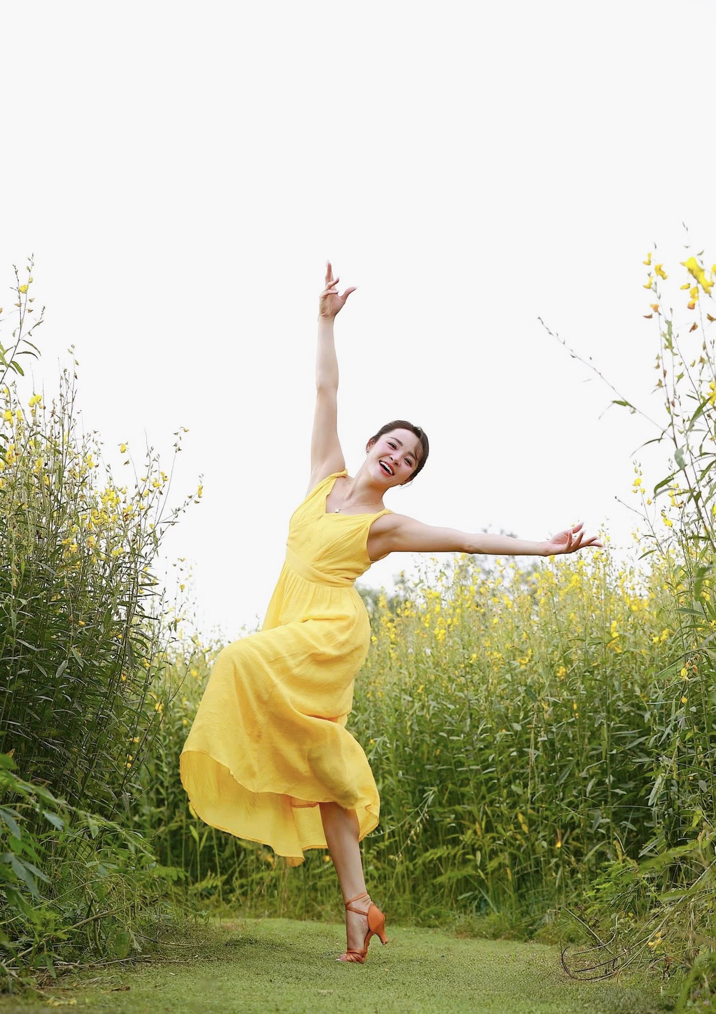 Ngắm nhan sắc rạng rỡ của kiện tướng Đặng Thu Hương - bạn nhảy c&ugrave;ng Phan Hiển gi&agrave;nh 3 HCV SEA Games- Ảnh 8.