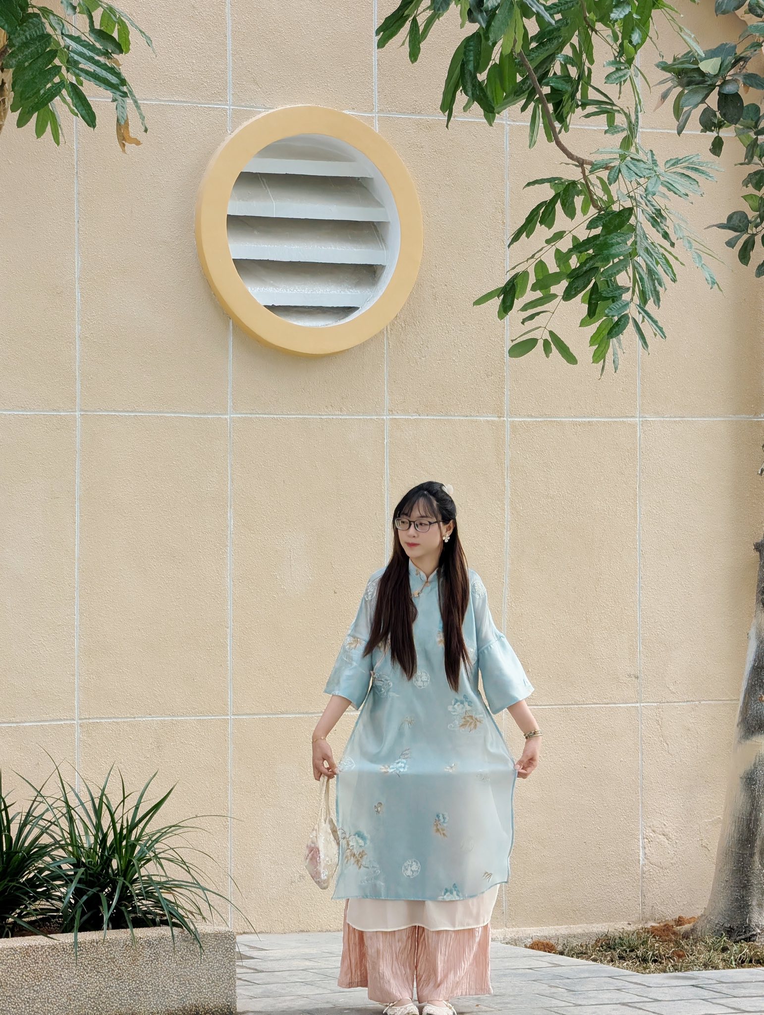 Mặc kệ ngày mai đi làm, hội nàng thơ vẫn chen chúc tại điểm check-in “lột xác” ngoạn mục nhất TP.HCM- Ảnh 7. Mặc kệ ngày mai đi làm, hội nàng thơ vẫn chen chúc tại điểm check-in “lột xác” ngoạn mục nhất TP.HCM- Ảnh 7.