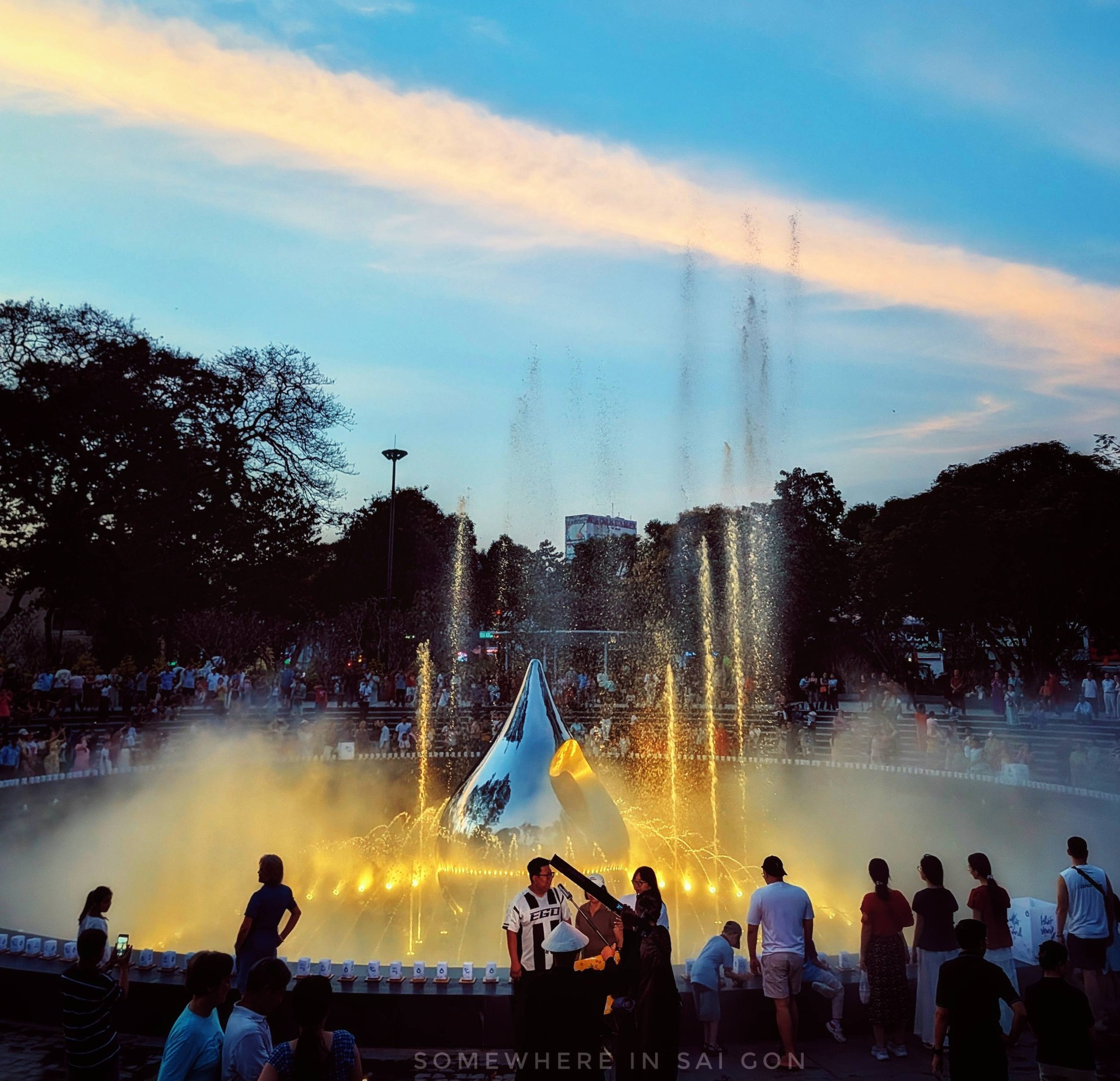 Mặc kệ ngày mai đi làm, hội nàng thơ vẫn chen chúc tại điểm check-in “lột xác” ngoạn mục nhất TP.HCM- Ảnh 3. Mặc kệ ngày mai đi làm, hội nàng thơ vẫn chen chúc tại điểm check-in “lột xác” ngoạn mục nhất TP.HCM- Ảnh 3.