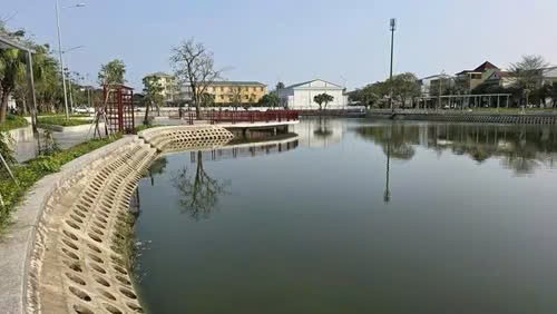 Ph&aacute;t hiện thi thể b&eacute; g&aacute;i 8 tuổi dưới hồ điều h&ograve;a- Ảnh 1.