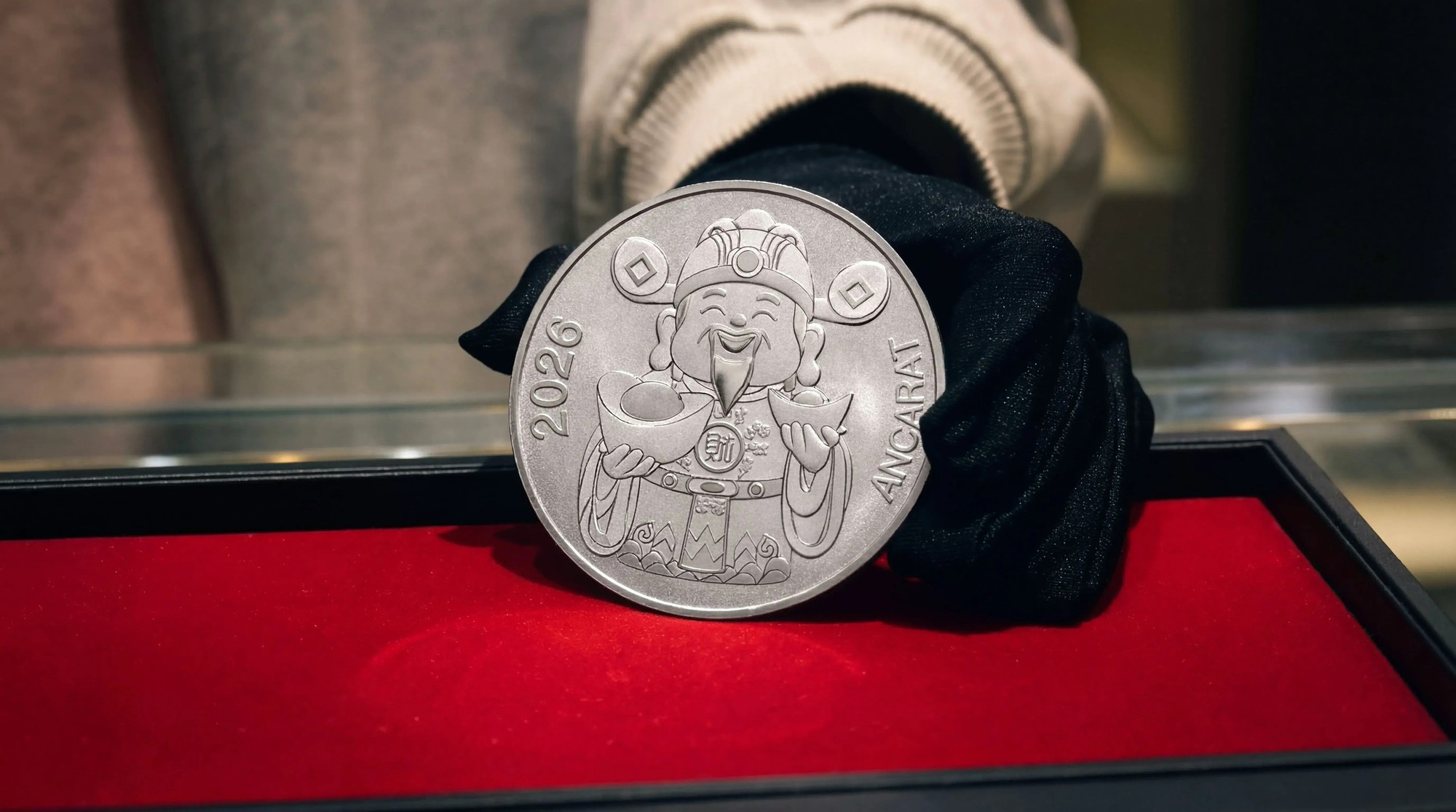 Gi&aacute; bạc tăng n&oacute;ng trước ng&agrave;y Thần T&agrave;i, một tập đo&agrave;n v&agrave;ng bất ngờ lấn s&acirc;n b&aacute;n bạc- Ảnh 3.