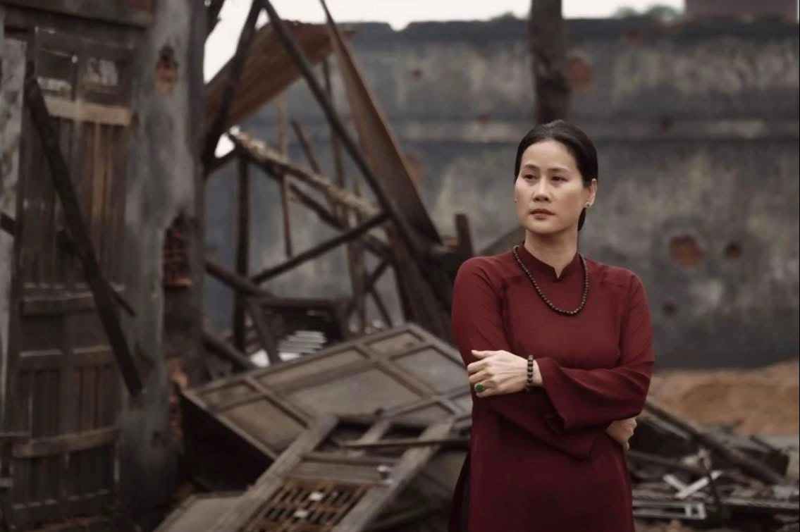 Biểu tượng của l&agrave;ng người mẫu Việt thập ni&ecirc;n 2000, U50 mang vẻ quyến rũ từng trải v&agrave; đầy kh&iacute; chất: Nhiều chị em tuổi 30 cũng thầm ghen tị- Ảnh 1.