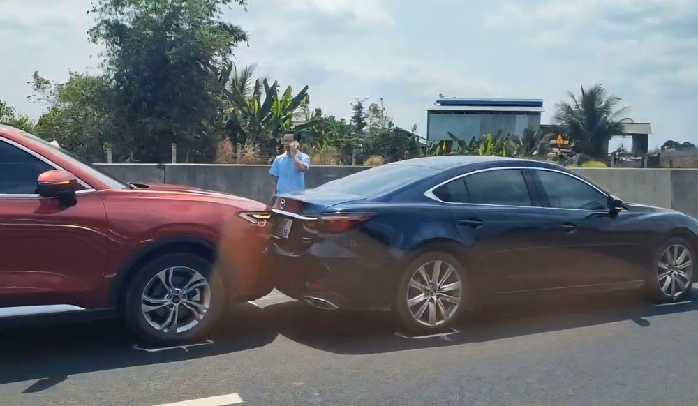 Tai nạn li&ecirc;n ho&agrave;n giữa 7 &ocirc; t&ocirc; tr&ecirc;n cao tốc Dầu Gi&acirc;y - Phan Thiết- Ảnh 1.