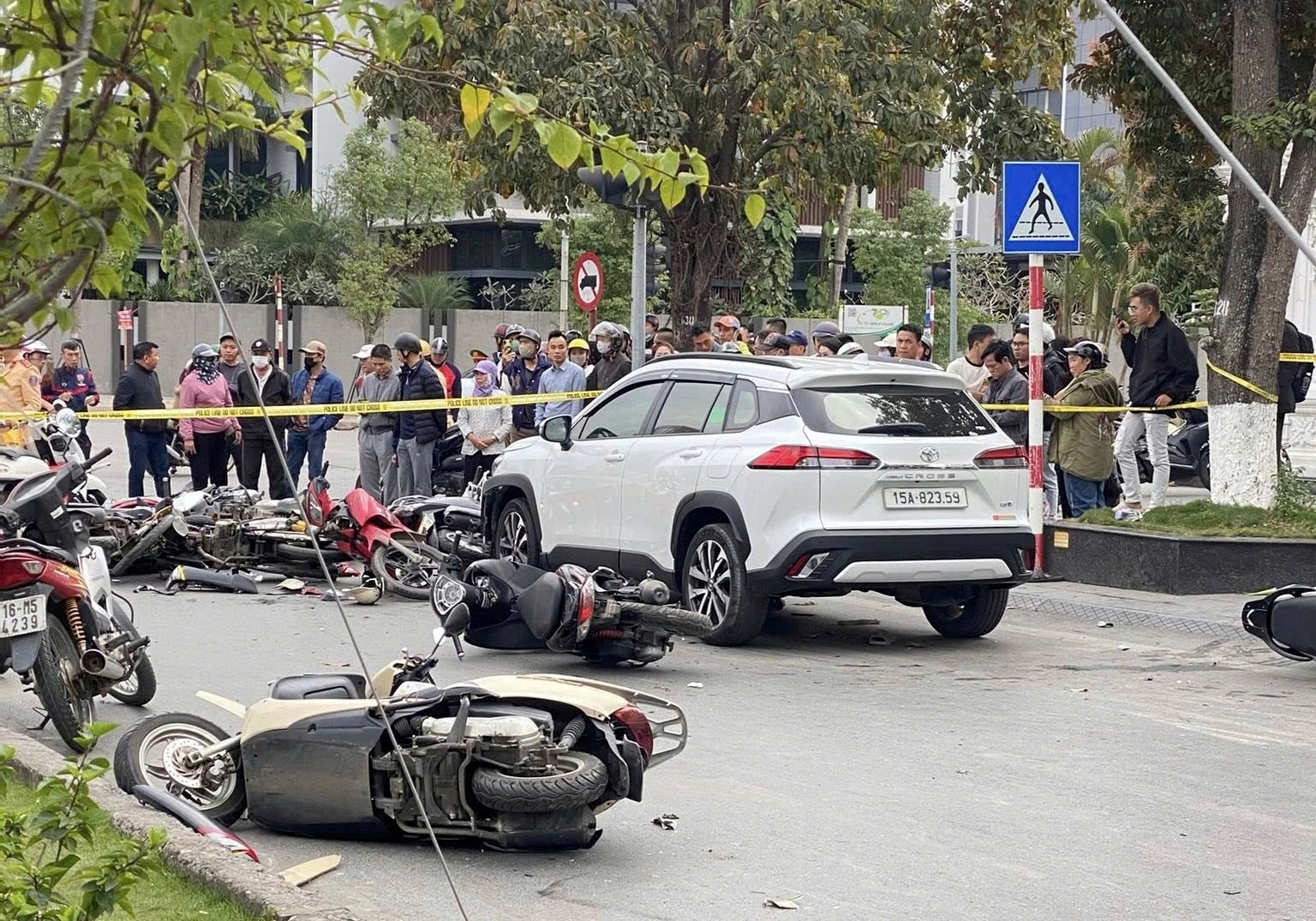 Vụ &ocirc; t&ocirc; t&ocirc;ng li&ecirc;n ho&agrave;n 12 xe m&aacute;y: Kết quả kiểm tra nồng độ cồn, ma tu&yacute; của t&agrave;i xế- Ảnh 2.