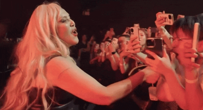 Ca sĩ bị cấm s&oacute;ng vẫn tổ chức concert tr&aacute;i ph&eacute;p, Sở Văn ho&aacute; thu hồi giấy ph&eacute;p biểu diễn to&agrave;n quốc- Ảnh 6.