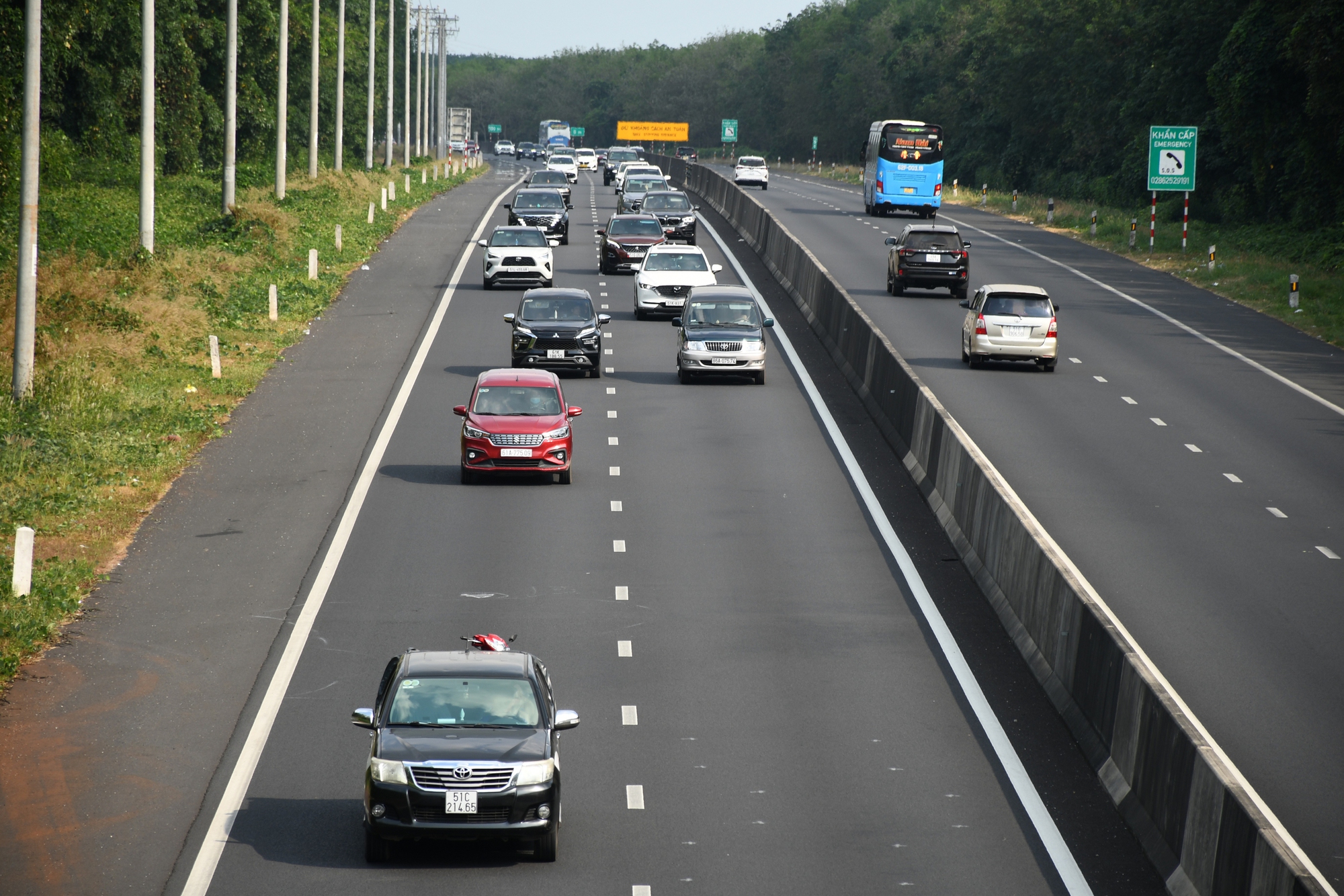 Tai nạn li&ecirc;n ho&agrave;n giữa 7 &ocirc; t&ocirc; tr&ecirc;n cao tốc Dầu Gi&acirc;y - Phan Thiết- Ảnh 10.