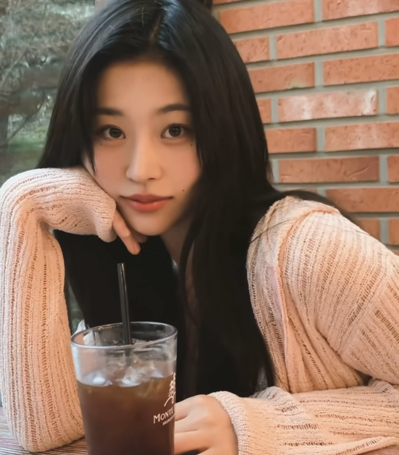 Nữ pháp sư Gen Z đang khiến cả cõi mạng phải ồn: Mẹ 1 con nhưng body không thua gì idol- Ảnh 9. Nữ pháp sư Gen Z đang khiến cả cõi mạng phải ồn: Mẹ 1 con nhưng body không thua gì idol- Ảnh 9.