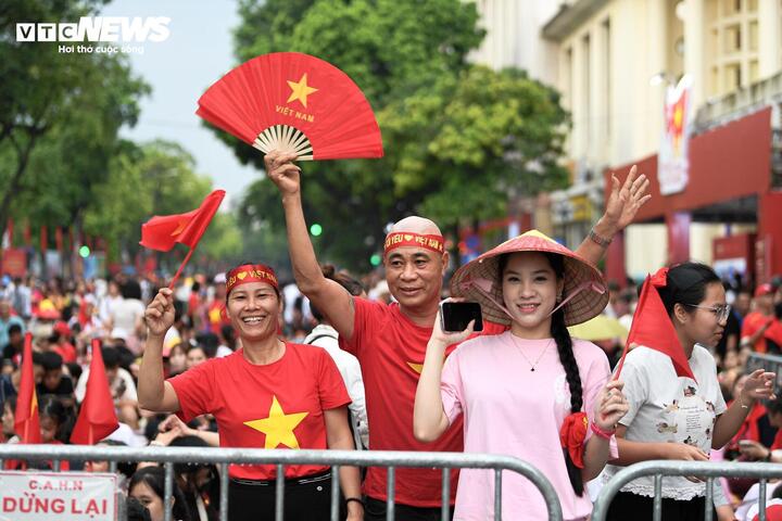 Sau Tết Nguy&ecirc;n đ&aacute;n, người lao động c&ograve;n 3 kỳ nghỉ lễ d&agrave;i ng&agrave;y- Ảnh 1.