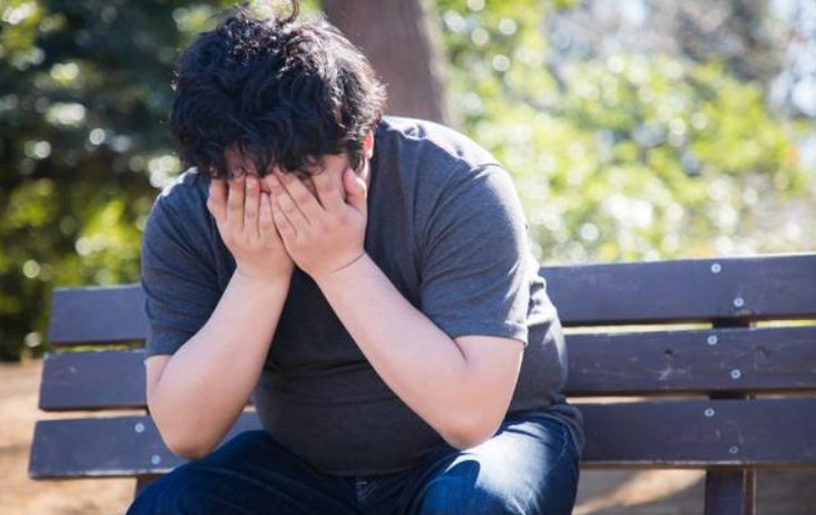 Đừng để sau Tết mới giật m&igrave;nh v&igrave; phong độ giảm s&uacute;t: C&oacute; những th&oacute;i quen ng&agrave;y Tết tưởng v&ocirc; hại, nhưng lại khiến đ&agrave;n &ocirc;ng "kh&oacute;c th&eacute;t"- Ảnh 2.