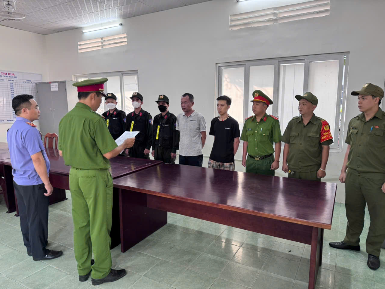 Bắt khẩn cấp chủ qu&aacute;n cơm Đặng Trần Quốc Vũ- Ảnh 1.