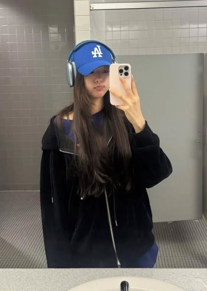 Soobin lộ ảnh hẹn h&ograve; g&aacute;i xinh 2k3 đ&uacute;ng m&ugrave;ng 5 Tết- Ảnh 4.