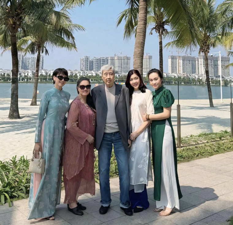 Mẹ vợ hot nhất l&agrave;ng b&oacute;ng đ&aacute; du xu&acirc;n c&ugrave;ng nh&agrave; Văn Hậu, visual trẻ đẹp đỉnh ch&oacute;p, Do&atilde;n Hải My cũng phải d&egrave; chừng- Ảnh 11.