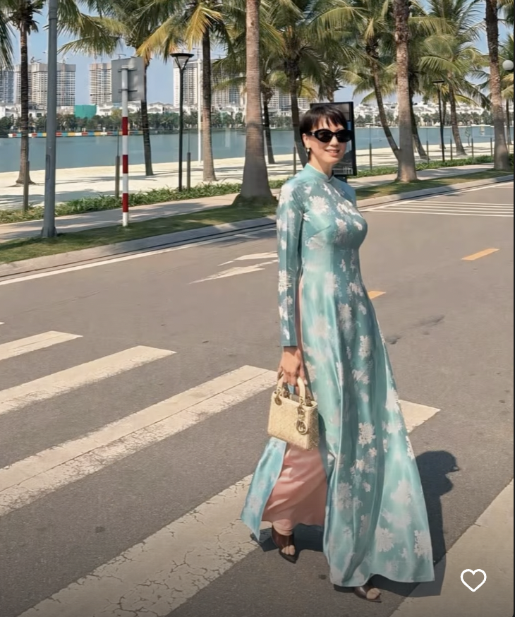 Mẹ vợ hot nhất l&agrave;ng b&oacute;ng đ&aacute; du xu&acirc;n c&ugrave;ng nh&agrave; Văn Hậu, visual trẻ đẹp đỉnh ch&oacute;p, Do&atilde;n Hải My cũng phải d&egrave; chừng- Ảnh 6.