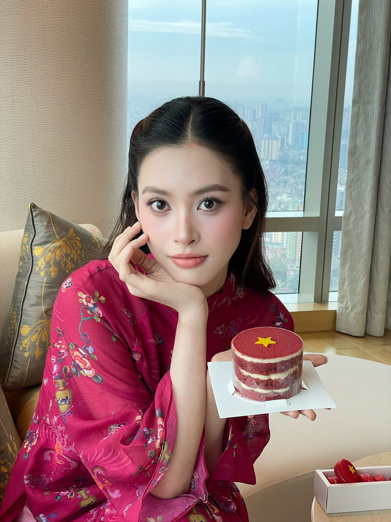 Hoa hậu được Trấn Th&agrave;nh săn đ&oacute;n nhất: Đ&oacute;ng 3 phim trăm tỷ cả 3, được b&aacute;o H&agrave;n tung h&ocirc; l&agrave; &ldquo;nữ ho&agrave;ng nhan sắc&rdquo;- Ảnh 7.