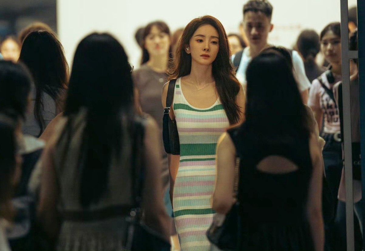 Dương Mịch c&oacute; nhiều cảnh khoe th&acirc;n- Ảnh 5.