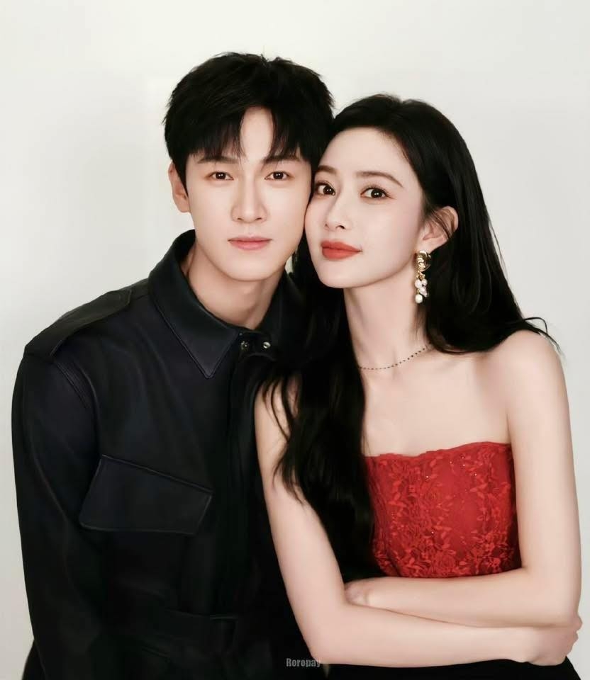 MXH nổ tung v&igrave; cặp đ&ocirc;i ng&ocirc;n t&igrave;nh t&aacute;i hợp lần 4: Rời nhau mấy t&iacute; lại d&iacute;nh v&agrave;o, trời sinh visual cực phẩm cả đ&ocirc;i- Ảnh 1.